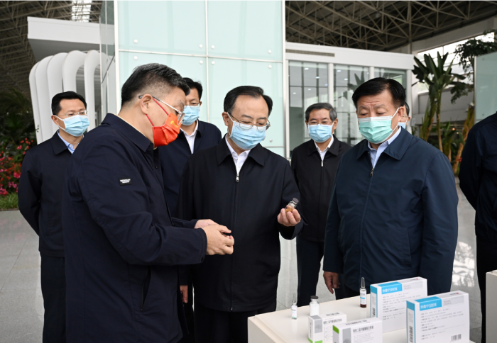 江苏省委书记吴政隆调研金年会金字招牌药业：加快推动传统中医药和现代科学相结合，为抗击疫情提供有力武器
